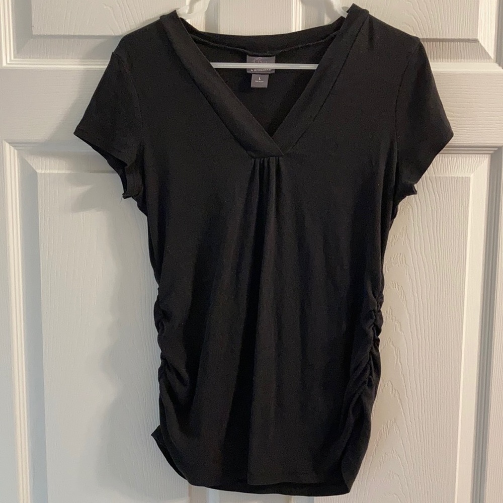 Oh baby by motherhood Maternity shirt